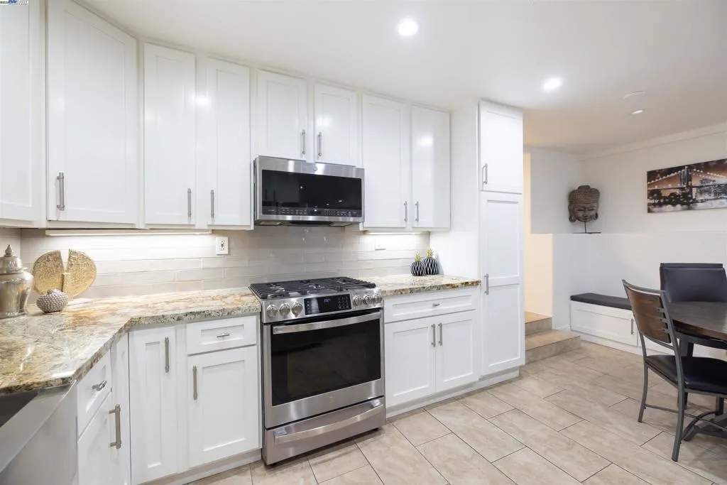 1234 Willow St, Oakland, California 94607 home-pic-20